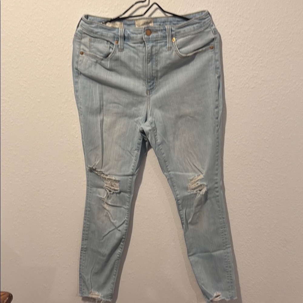 Universal Thread Light Blue High Rise Distressed Jeans
